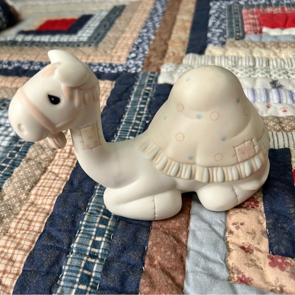 Enesco Precious Moments Figurine - Picture 1 of 8